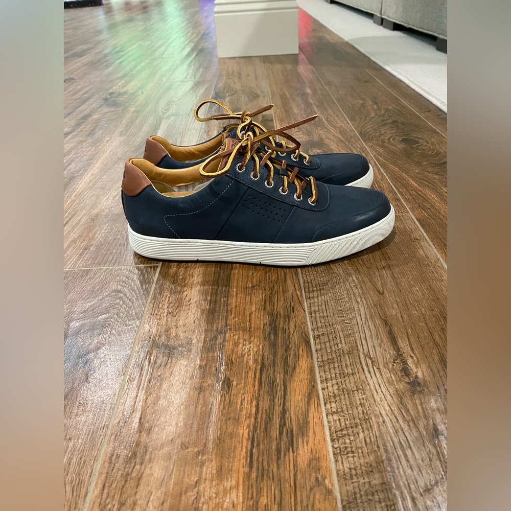 Men’s shoe